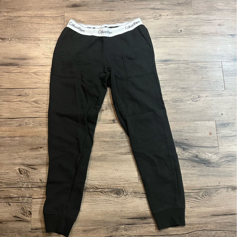 Never worn Calvin Klein sweatpants!